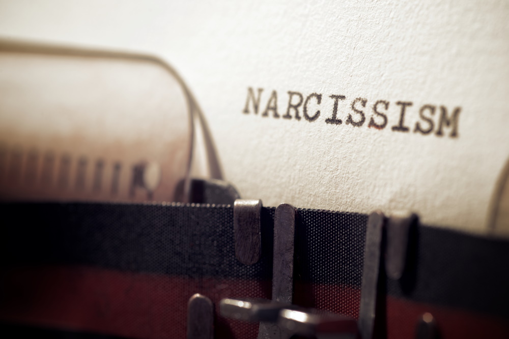 narcissism on old-fashioned typwriter